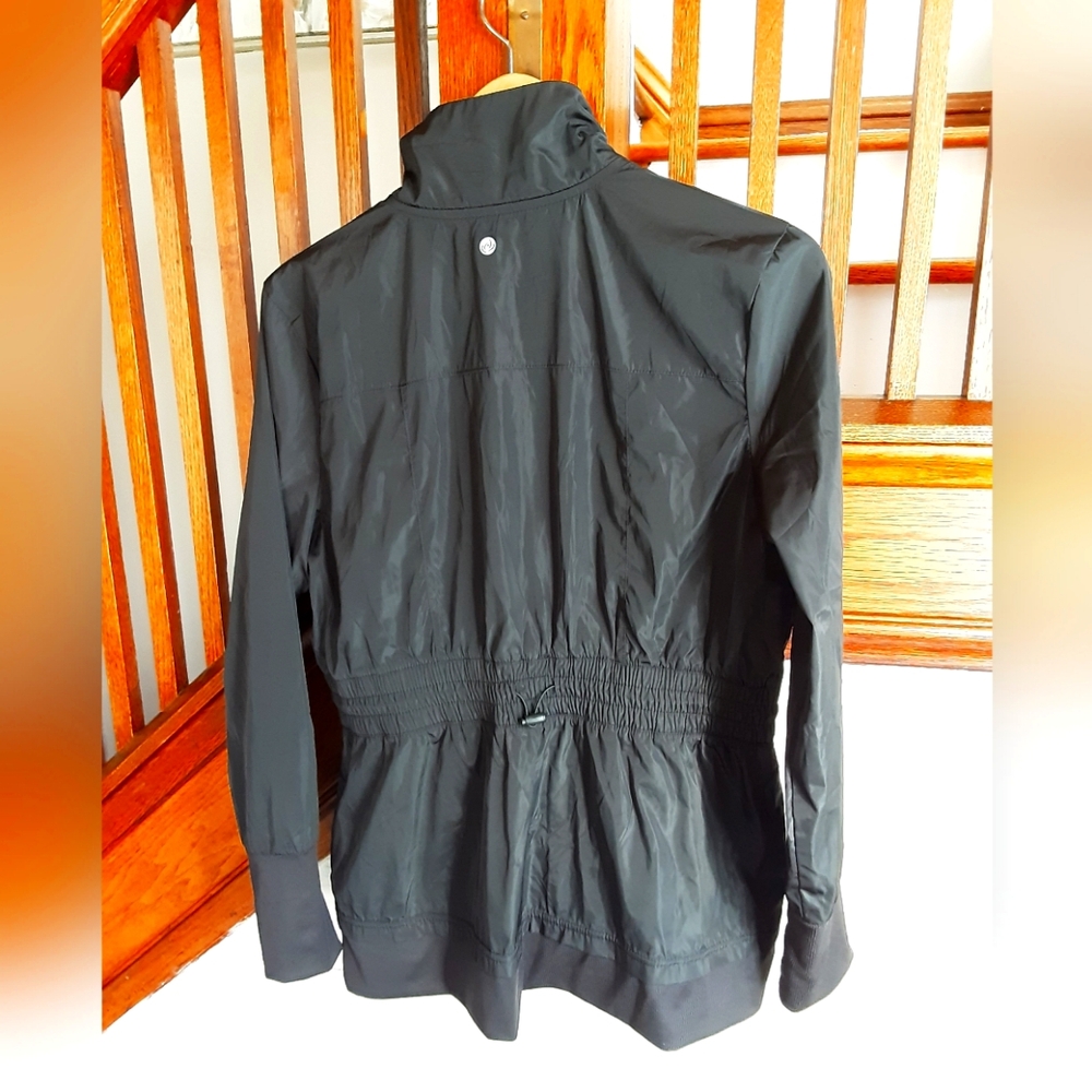 Apana Anorak raincoat/windbreaker women's size Medium